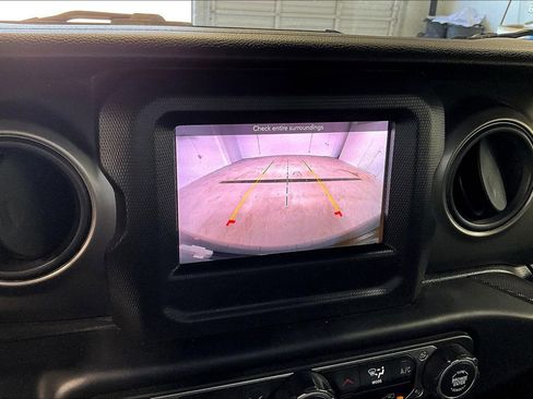 Used 2023 Jeep Wrangler Sport image 29