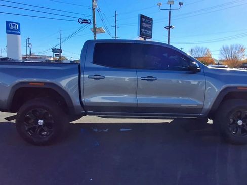 Used 2023 GMC Canyon Elevation w/ Elevation Premium Package image 9