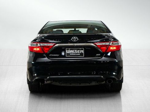 Used 2015 Toyota Camry SE FWD image 4