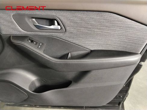 Used 2023 Nissan Rogue SV AWD/4WD image 29