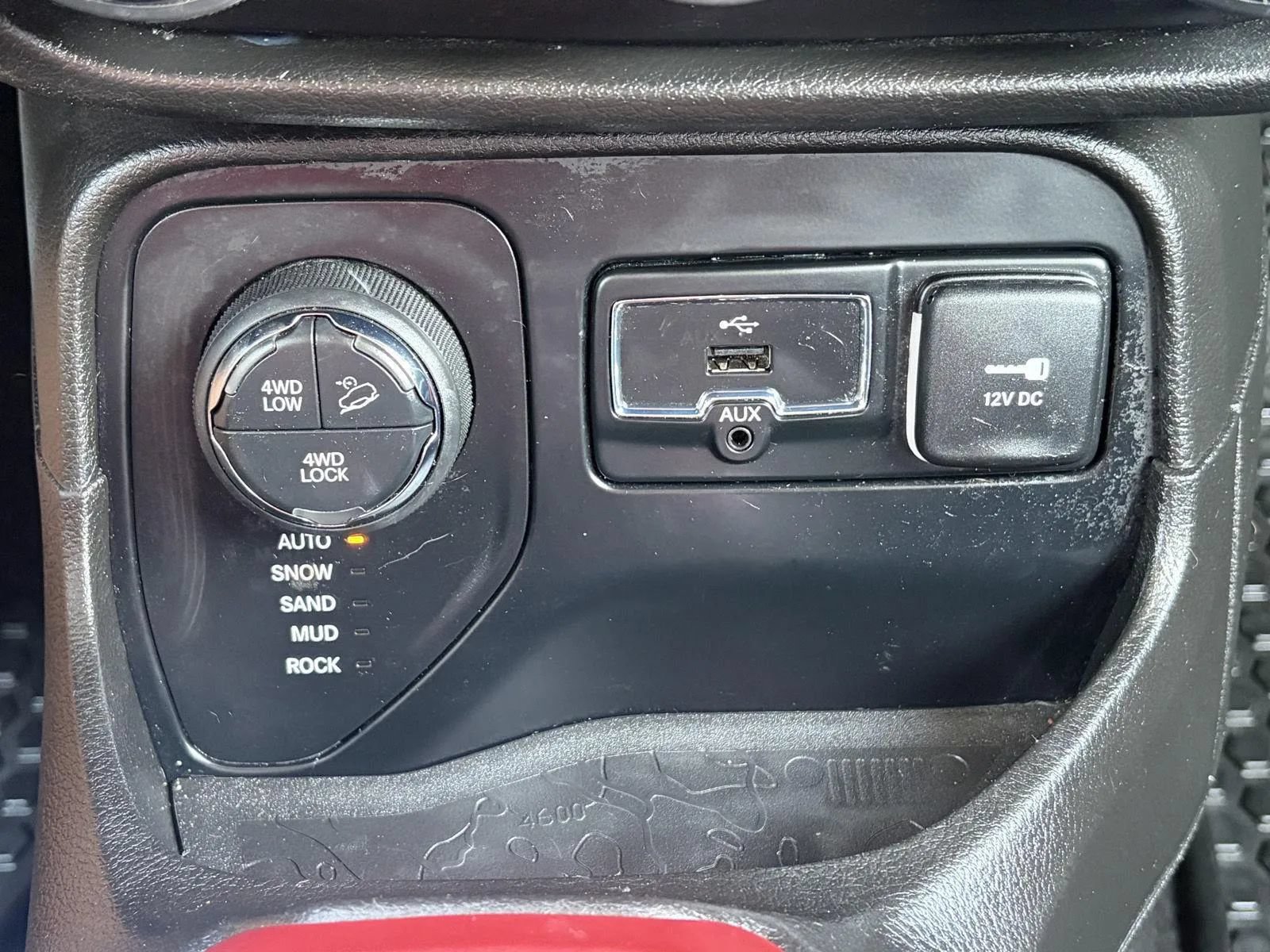 Used 2017 Jeep Renegade Trailhawk w/ Premium Trailhawk Package AWD/4WD image 23