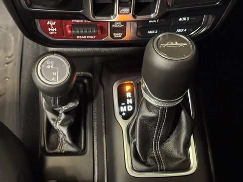 Used 2024 Jeep Gladiator Rubicon w/ Convenience Group image 35