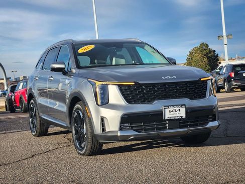 Certified 2025 Kia Sorento EX image 2