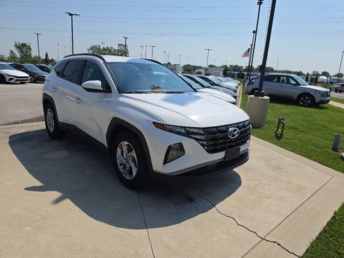 Used 2024 Hyundai Tucson SEL FWD image 3