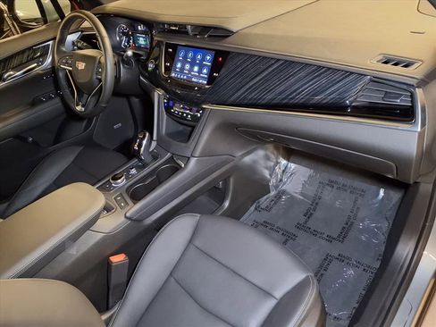 Certified 2025 Cadillac XT6 Premium Luxury image 24