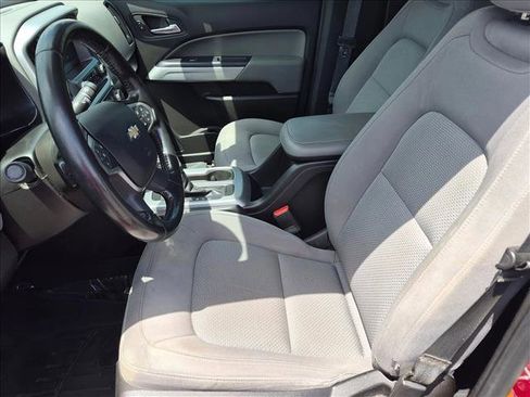 Used 2017 Chevrolet Colorado LT w/ LT Convenience Package RWD image 14