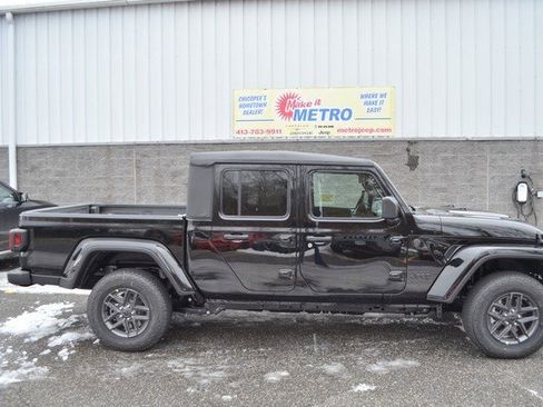 New 2026 Jeep Gladiator Sport image 9