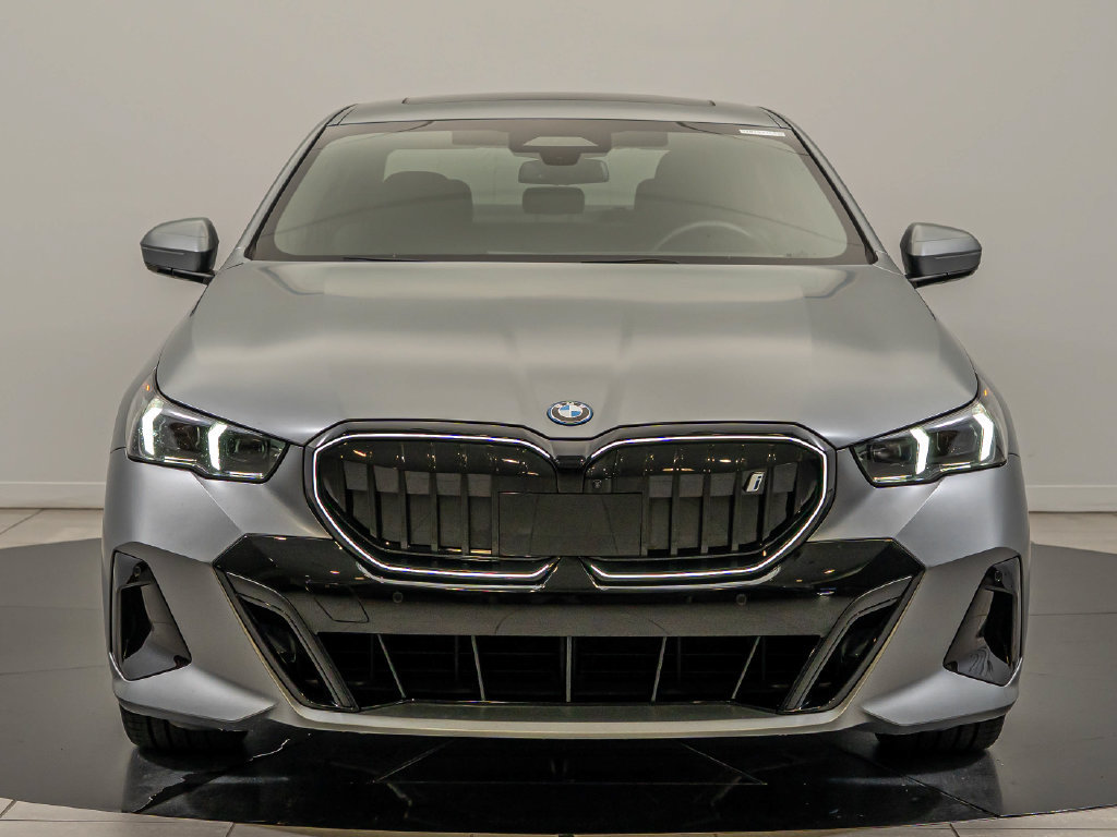 Used 2024 BMW i5 eDrive40i w/ M Sport Package RWD image 2