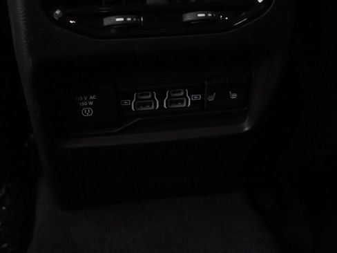 Used 2022 Jeep Grand Cherokee Limited image 51