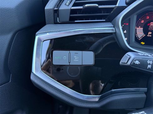 New 2025 Audi Q3 2.0T Premium image 24