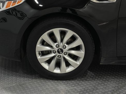 Used 2018 Kia Optima LX w/ 17" Alloy Wheels Package image 32