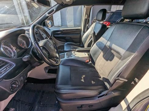 Used 2020 Dodge Grand Caravan SXT image 15