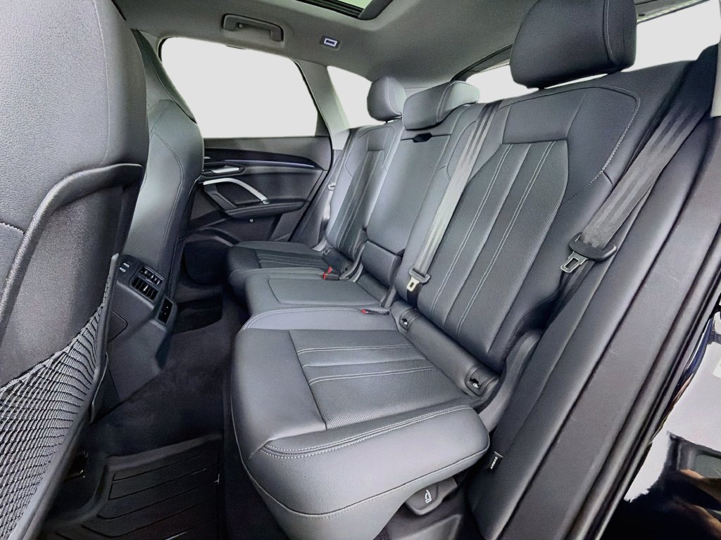 Used 2026 Audi Q5 Premium Plus w/ Premium Plus AWD/4WD image 24