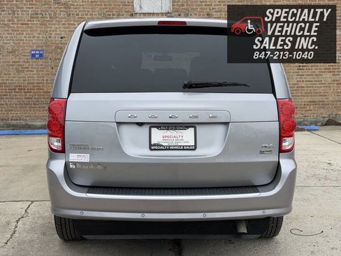 Used 2014 Dodge Grand Caravan R/T image 10