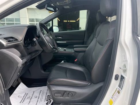 Used 2021 Toyota Sienna XSE FWD image 19
