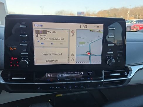 Used 2022 Toyota Sienna XLE image 23