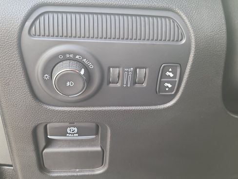 Used 2024 Jeep Wagoneer Series II AWD/4WD image 18