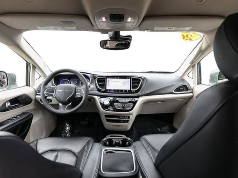 Used 2022 Chrysler Pacifica Touring-L FWD image 25