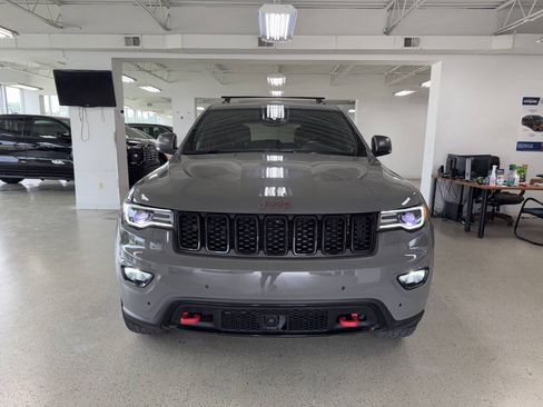 Used 2021 Jeep Grand Cherokee Trailhawk w/ Premium Lighting Group AWD/4WD image 2