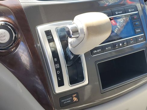 Used 2016 Nissan Quest SV image 23