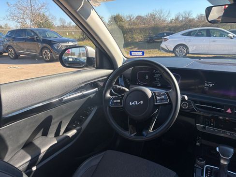 Used 2025 Kia Seltos S image 35