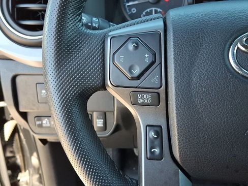 Certified 2021 Toyota Tacoma TRD Off-Road AWD/4WD image 25