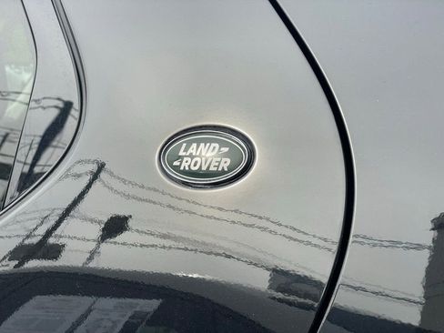Used 2025 Land Rover Discovery S AWD/4WD image 27