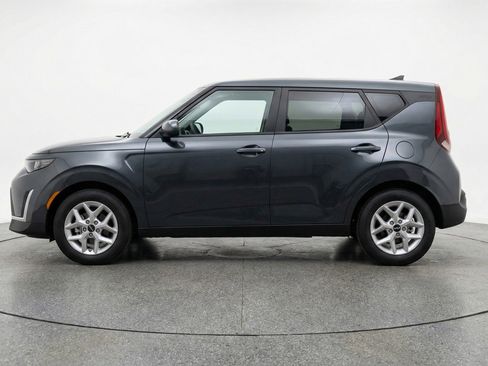 Used 2025 Kia Soul LX w/ LX Technology Package image 5