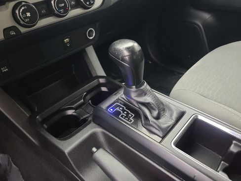 Used 2016 Toyota Tacoma SR image 33