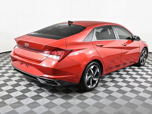 Used 2021 Hyundai Elantra Limited image 5