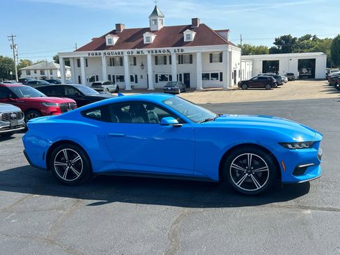 Used 2024 Ford Mustang Premium image 4