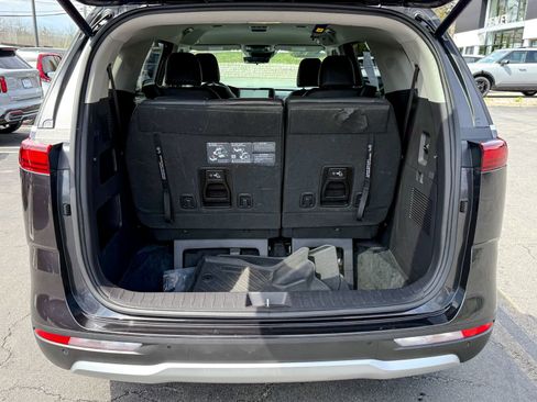 Used 2024 Kia Carnival EX FWD image 43