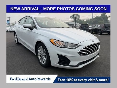 Used 2020 Ford Fusion SE FWD image 1