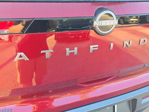 New 2026 Nissan Pathfinder Platinum w/ Cargo Package image 16