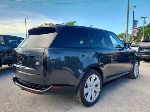 Used 2023 Land Rover Range Rover SE AWD/4WD image 5