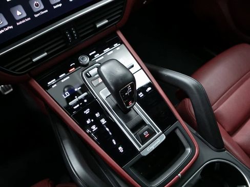 Certified 2022 Porsche Cayenne S image 30