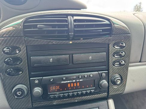 Used 2001 Porsche 911 Carrera 4 image 31