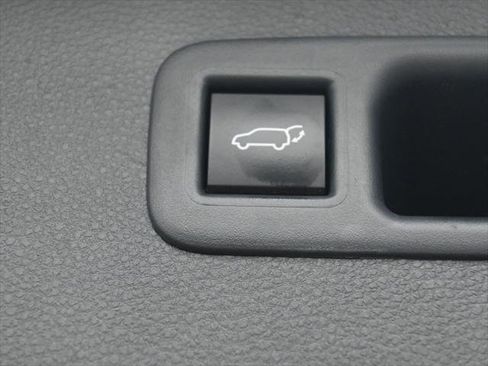 Certified 2025 Toyota Highlander LE AWD/4WD image 37