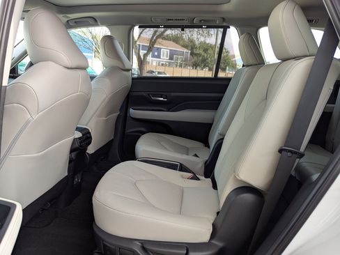 Used 2026 Toyota Grand Highlander Platinum image 15