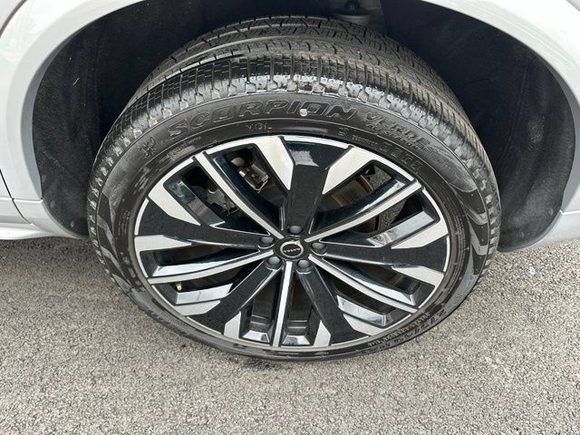 Used 2025 Volvo XC90 B6 Plus AWD/4WD image 8