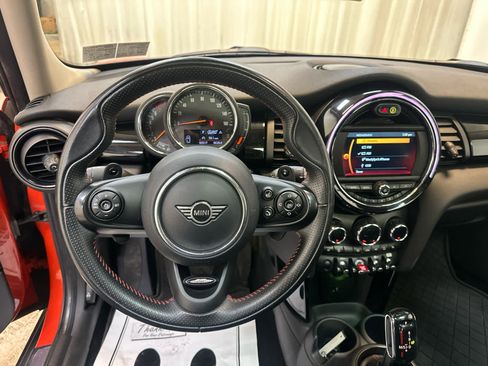 Used 2020 MINI Cooper S image 3