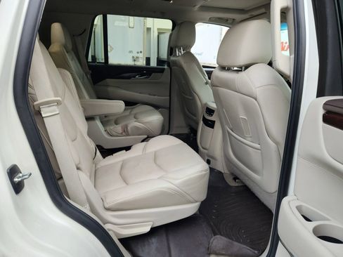 Used 2015 Cadillac Escalade Premium image 21