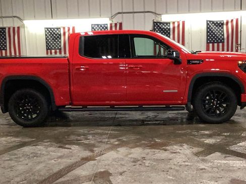 Used 2025 GMC Sierra 1500 Elevation image 17