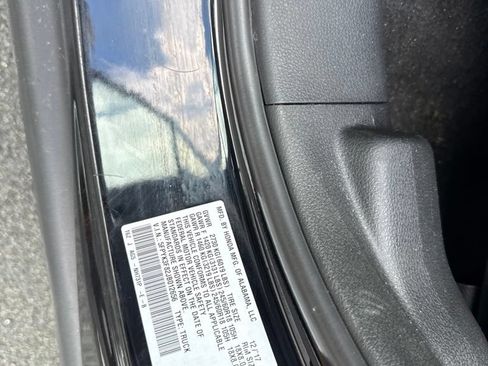 Used 2018 Honda Ridgeline Black Edition image 23