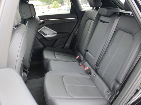 Certified 2025 Audi Q3 2.0T Premium Plus w/ Premium Plus Package AWD/4WD image 25