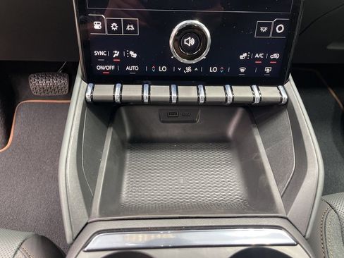 New 2026 GMC Terrain AT4 AWD/4WD image 17