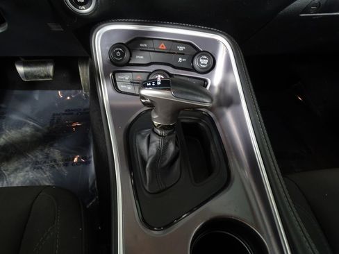 Used 2019 Dodge Challenger SXT image 23