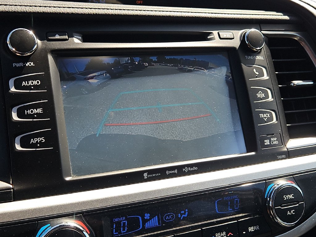 Used 2019 Toyota Highlander SE AWD/4WD image 16