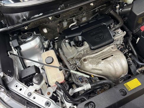 Used 2013 Toyota RAV4 XLE image 27