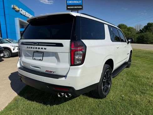 Used 2023 Chevrolet Suburban RST w/ Sport Performance Package AWD/4WD image 7